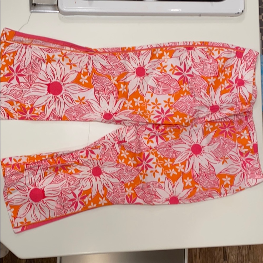 Lilly Pulitzer Capris w/ side slits